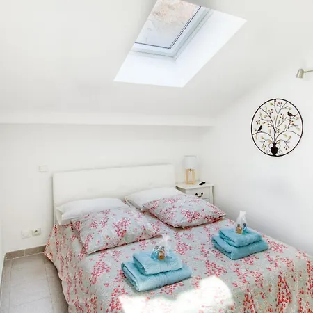 La Petite Bastide Avec Terrasse A Carqueiranne 卡尔特汉